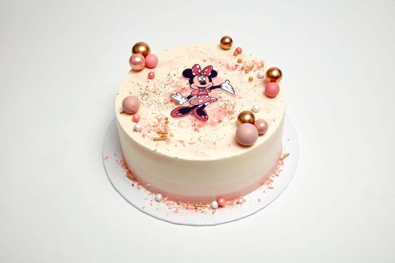 Minnie’s Blush Bliss Cake